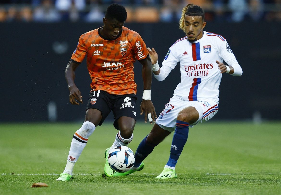 Everton submit bid for Dango Ouattara